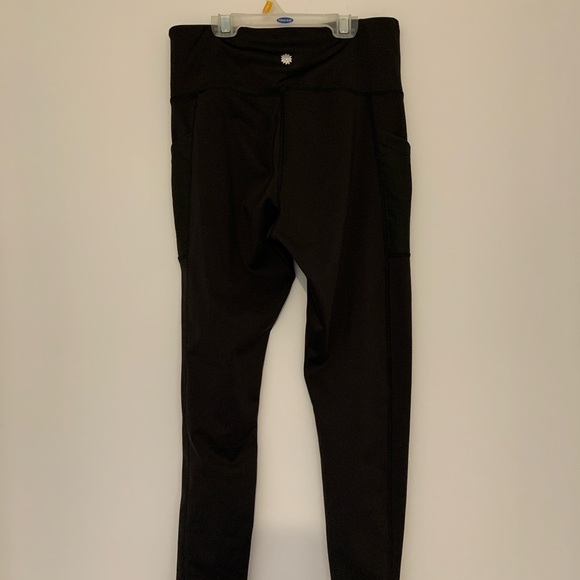 Ebb & Flow Ladies Black Leggings, size M, side pockets - Picture 2 of 3